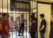 KASAT TAHTI POLRES Wajo, Rutin Cek Ruang Tahanan. Pastikan Tahanan Dalam Keadaan Aman dan Sehat