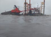 Dua Kapal Terdampar di Perairan Semarang, Polairud Polda Jateng Lakukan Pengamanan