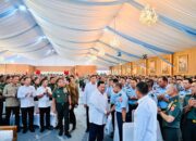 Panglima TNI Dampingi Presiden RI Berikan Pengarahan Kepada Dansat Jajaran TNI