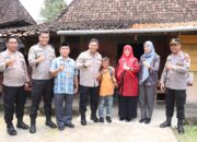Kapolres Grobogan Salurkan Bantuan Sosial untuk Keluarga Berkebutuhan Khusus di Pilangpayung