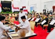 Panglima TNI Dampingi Presiden RI Serahkan Zakat untuk Kesejahteraan Umat