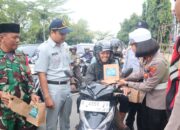 Pengendara Tertib Lalu Lintas dapat Takjil Buka Puasa dari Polres Purbalingga