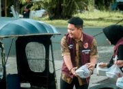 Indahnya Berbagi di Bulan Suci Ramadhan, SAT RESKRIM POLRES Wajo Bagi Takjil Buka Puasa Kepada Pengguna Jalan
