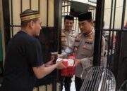 KAPOLRES Wajo Bagikan Takjil Ke Tahanan, Semangat Dan Motivasi Untuk Memperbaiki Diri Dalam Bulan Suci Ramadhan