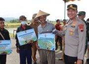 Program Ketahanan Pangan : Kapolres hadiri Kegiatan Serapan Gabah dan Penyerahan Bantuan Traktor