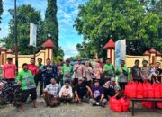 Personil POLSEK Sabbangparu Bersama Komunitas Trail Sabtrac, Turun Ke jalan Jelang Berbuka Puasa Melalui Aksi Berbagi Takjil