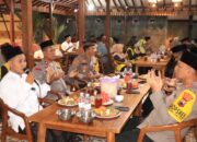 Berbagi Kebersamaan di Bulan Ramadhan, Kapolres Pekalongan Buka Puasa Bersama Pejuang Kebersihan