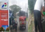 Terpantau Jelas SPBU 34.451.55 JLN Arjawiangun Gegesik Cirebon Ramai Pengepul Pertalit