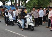 Serentak, Polres Wonogiri Bagikan Takjil Buka Puasa