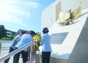 Pangkoops Udara II Pimpin Ziarah Rombongan dalam rangka HUT ke-79 TNI AU