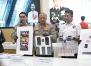 Polda Jatim Amankan Tiga Tersangka Pembuat dan Penyebar Video Hoax Catut Nama Gubernur