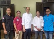 Gelombang Cinta Rakyat Nusantara untuk Mantan Presiden Joko Widodo: Warga dari Berbagai Penjuru Datangi Rumah Pribadi di Solo