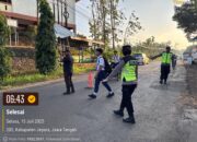 Operasi Patuh Candi 2025, Polwan Polres Jepara Tertibkan Lalu Lintas dengan Humanis 
