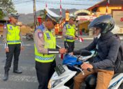 Bagikan 500 Bendera Polres Wonogiri Kibarkan Semangat Merah Putih, Teguhkan Nasionalisme dan Tolak Anarko