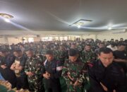 Brimob Polda Metro Jaya Gelar Shalat Ghaib Bersama TNI dan Warga di Masjid At-Taubah