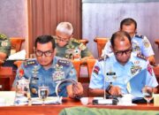 PANGKORMAR DAMPINGI WAKASAL RAPAT KERJA DENGAN KOMISI I DPR RI