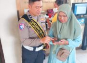 Polantas Menyapa” Duta Satlantas Polres Semarang memberi sosialisasi Signal kepada wajib pajak yang akan membayar online melalui aplikasi