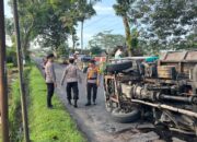 Polri Gerak Cepat Tangani Truk Bermuatan Pasir Terguling di Jalur Ngadirojo–Nguntoronadi