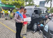 Polantas Menyapa Hari ke-8 Operasi Zebra Candi 2025, Satlantas Polres Karanganyar Berikan Informasi Pengisian Permohonan Perpanjangan SIM di Satpas