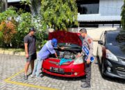 Polantas Menyapa Hari ke-9, Satlantas Karanganyar Maksimalkan Pendampingan Cek Fisik Kendaraan R4 di Samsat
