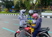 Hari ke-12 Operasi Zebra Candi 2025, Satlantas Polres Boyolali Sapa Pengendara yang Membawa Balita dengan Humanis