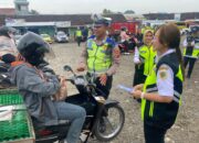 Jelang Nataru 2025, Sat Lantas Polres Wonogiri Gencarkan Sosialisasi Kepatuhan Berkendara di Terminal Ngadirojo