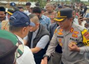 Kapolres Lhokseumawe Dampingi Kunjungan Sejumlah Menteri ke Lokasi Bencana di Aceh Utara