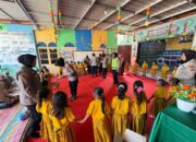 Polwan Polres Lhokseumawe Gelar Trauma Healing dan Salurkan Bantuan untuk Anak Korban Banjir di Desa Dayah Blang Seureukuy