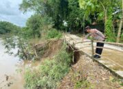 Dua Titik Jalan Cor Longsor di Tanon Berpotensi Membahayakan Keselamatan, Polisi dan Warga Siapkan Langkah Perbaikan