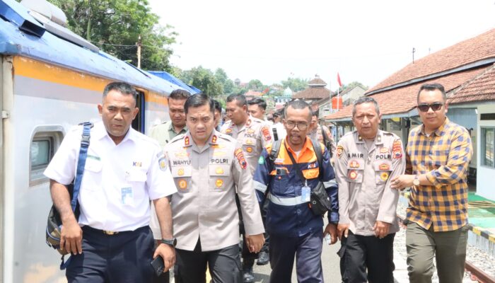 Pastikan Keamanan dan Keselamatan Mudik, Kapolres Wonogiri Cek Jalur KA Bathara Kresna