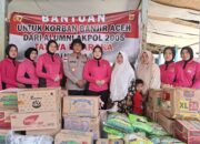 Kapolres Lhokseumawe dan Ketua Bhayangkari Serahkan Bantuan Alumni Akpol 2005 di Desa Ulee Blang Nisam