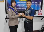 Polantas Menyapa, Satlantas Polres Semarang Berikan Penjelasan Pengisian Formulir kepada Pemohon SIM