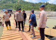 Kapolres Lhokseumawe Pastikan Jembatan Darurat yang Dibangun Polri di Riseh Tunong–Cot Calang Sudah Bisa Dilintasi