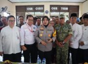Perangi Narkotika Kampung Kavling, Kapolres Metro Bekasi Turun Langsung Berikan Edukasi dan Berikan 300 Paket Sembako Kepada Warga dan Tokoh Lingkungan