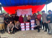 Polres Pidie Jaya dan STIK 83/WPS Gotong Royong Bersihkan Masjid Terdampak Banjir