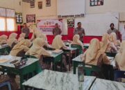 Sat Binmas Polres Lhokseumawe Sosialisasikan E-Learning Polri Mengajar di SMA Negeri 1