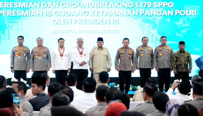 PRESIDEN PRABOWO ANUGERAHKAN BINTANG JASA DAN SATYALANCANA WIRA KARYA KEPADA PENGGERAK MBG DAN RANTAI PASOK SPPG POLRI