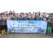 Polres Lhokseumawe Bersama TNI dan Pemda Setempat Bersihkan 1 Km Pantai Ujung Blang Dukung Gerakan Nasional ASRI
