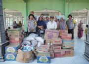 Di Momentum Ramadan, Kapolres Lhokseumawe Bersama Mahasiswa STIK-PTIK Salurkan Bantuan Kapolri untuk Pengungsi Banjir Bluka Tebai