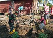 Personel Satgas TMMD Ke-127 Kodim 1514/Morotai Lanjutkan Pembangunan MCK di Desa Dehegila