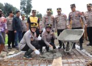 Jembatan Presisi Merah Putih Dicor, Kapolres Sragen Turun Langsung Satukan Desa Jati–Hadiluwih