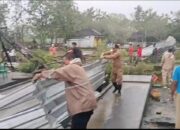 Sungguh Miris, Angin Kencang Porak Porandakan Rumah Warga di Sukodono, Polisi dan BPBD Berjibaku Lakukan Evakuasi