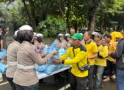 Jumat Peduli Polda Metro Jaya: 350 Paket Sembako Disalurkan ke Driver Ojol dan PHL