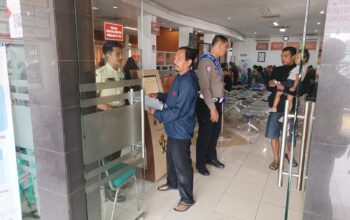 Polantas Menyapa: Satlantas Polres Karanganyar Berikan Pendampingan Pelayanan Perpanjangan Pajak Tahunan dan Lima Tahunan kepada Masyarakat