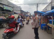 Cegah Kemacetan Jelang Berbuka, Polisi Atur Lalu Lintas di Simpang Pasar Keude Punteuet