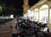 Pengamanan Tarawih Ramadan, Polisi Jaga Kekhusyukan Jamaah di Masjid Syuhada Mideun Bayu