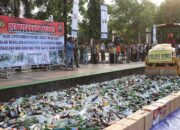 Polres Kudus Gelar Apel Operasi Ketupat Candi 2026, Ribuan Botol Miras Dimusnahkan