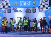 Meriah! Kapolda Metro Jaya Adakan Lomba Lari Malam di Kantor Polisi