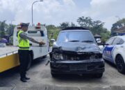 Dua Kendaraan pemudik Terlibat Kecelakaan di Tol Semarang–Solo KM 440 Bawen, Dua Penumpang Alami Luka