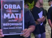 Aksi Lilin di DPRD Sumenep, Dear Jatim Soroti Kasus Penyiraman Aktivis dan Ancaman Kebebasan Sipil 